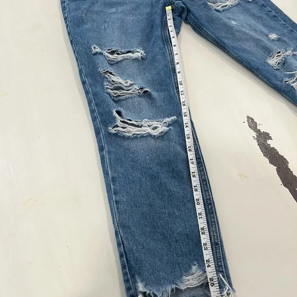 Divided by H & M distressed jeans size 6 - Picture 7 of 8